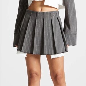 Manier De Voir Grey Pleated Skirt